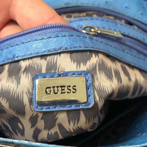 GUESS PURSE - Picture 3 of 16